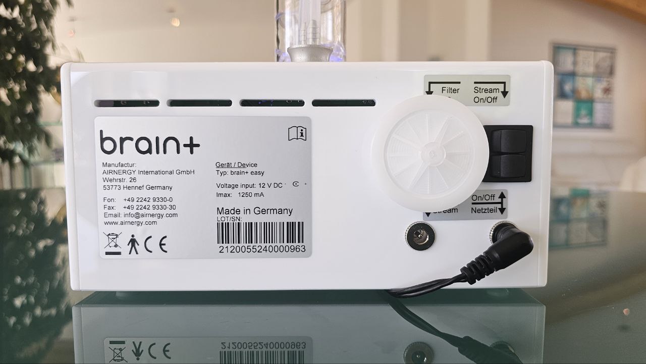 brain+ easy Standardvariante, Rückansicht mit Anschlüssen